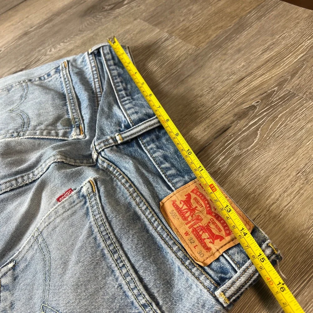Levis 505 Regular Fit Jeans Mens 32x30 Light Wash Blue Straight Leg Distressed